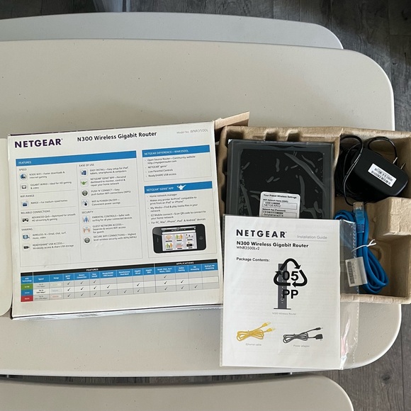 NETGEAR  Black Wireless Router - Picture 10 of 11